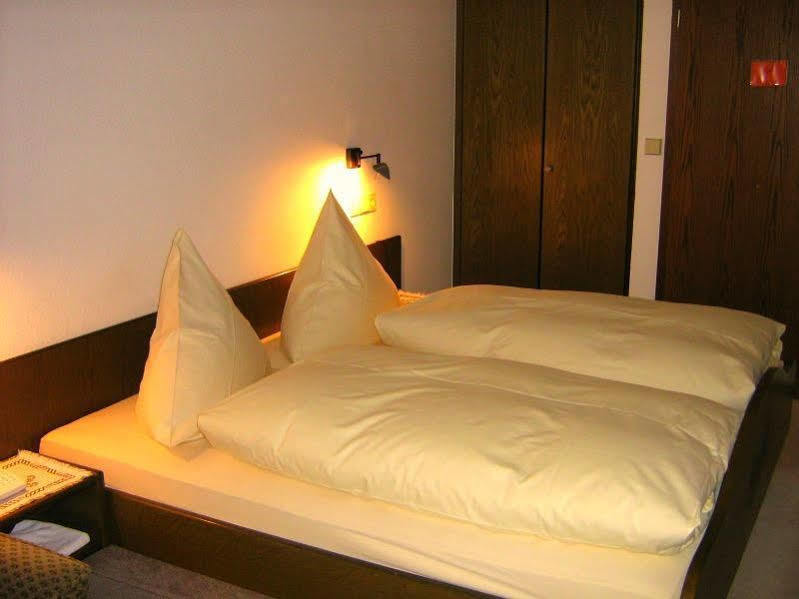 פרוידנשטאדט Hotel Restaurant Baeren מראה חיצוני תמונה